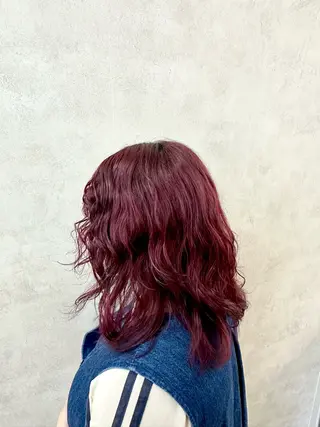 カラー キクチ マナのヘアスタイル