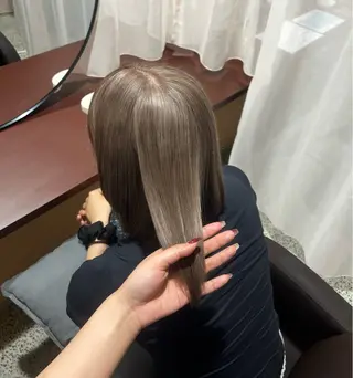 カラー HINA /ショート / YOKEのヘアスタイル
