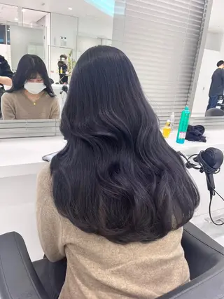 ロング カラー ラベンダー💜 グレージュ🩶のヘアスタイル