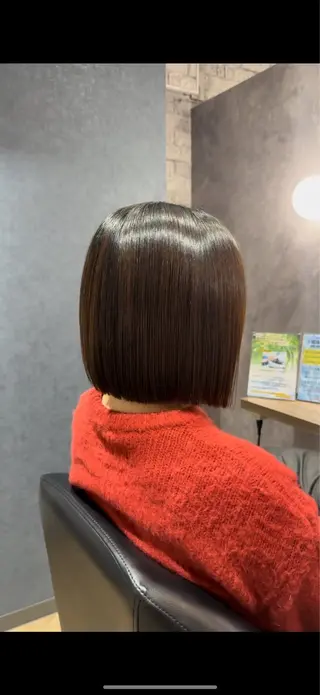 ミディアム 阪急箕面駅 艶カラー/縮毛矯正のヘアスタイル