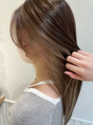 セミロング 渡邉 まどかのヘアスタイル