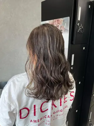 セミロング カラー 菊地 旬のヘアスタイル