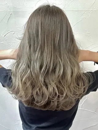 ロング カラー 三浦 悠のヘアスタイル