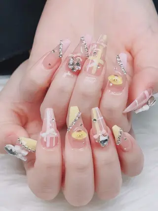 ネイル AKIKO ネイルサロンのネイルデザイン