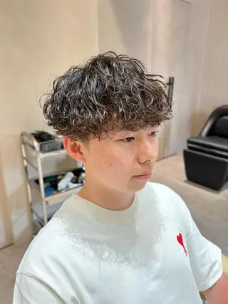 ショート パーマ メンズ 波巻きスパイラルパー マ/シャドウパーマ駿のヘアスタイル