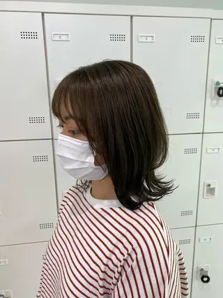 ミディアム カラー センターパート特化 井上健太のヘアスタイル