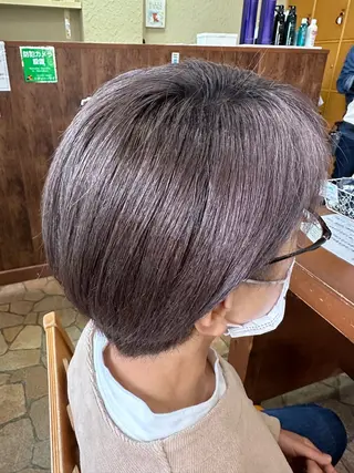ショート カラー 新田 甲のヘアスタイル