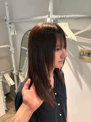 セミロング ナチュラルカラー/ ハイトーン AMIのヘアスタイル