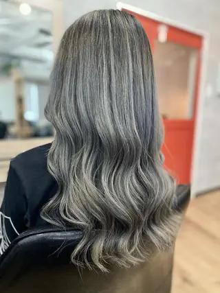ロング ＳＨＩ ＺＵのヘアスタイル
