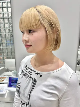 ショート カラー iLi 《イリ》のヘアスタイル