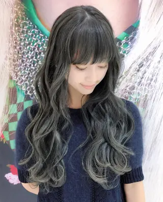 ロング カラー 趙 英来のヘアスタイル