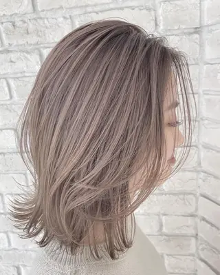 ロング あやか 白髪ぼかしハイライトのヘアスタイル