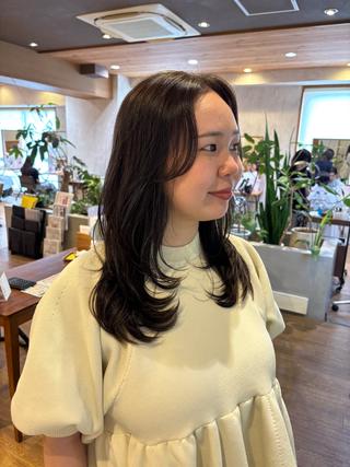 ミディアム 西村 みのりのヘアスタイル