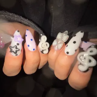 ネイル 🪐富島彩夏 /海外nail🪐のネイルデザイン