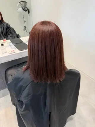 セミロング カラー 岡田 詠のヘアスタイル