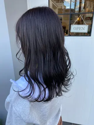 セミロング カラー 西村 美羽のヘアスタイル