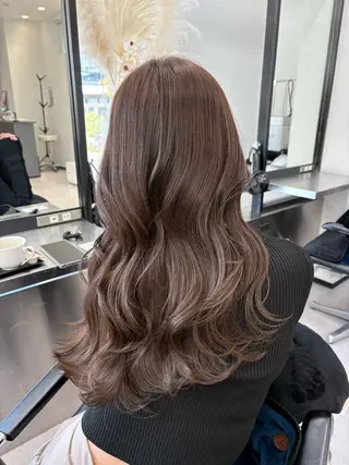 ロング 谷澤 愛のヘアスタイル