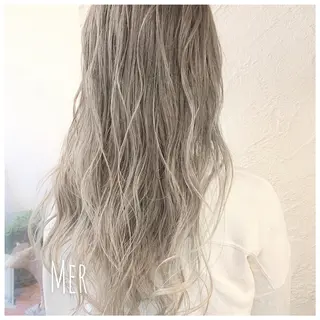 ロング カラー Ｍｅｒ 山崎 えりかのヘアスタイル