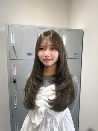 ロング 透明感カラー/レイ ヤーカット/KaHoのヘアスタイル