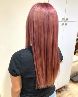 カラー 宇都 唯のヘアスタイル