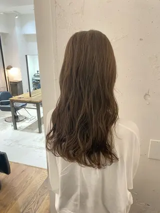 ロング 関 桃萌果のヘアスタイル