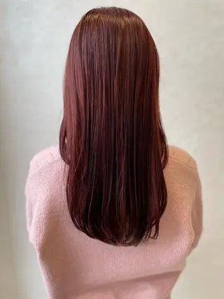 ロング カラー 絹川 琴美のヘアスタイル
