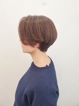 ショート カラー 齋藤 愛美のヘアスタイル