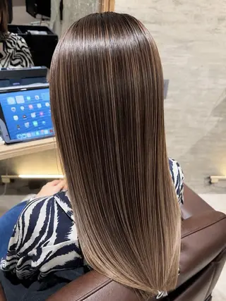 ロング スタッフ1 アシスタントのヘアスタイル