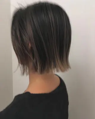 ショート カラー 坂上 岳のヘアスタイル