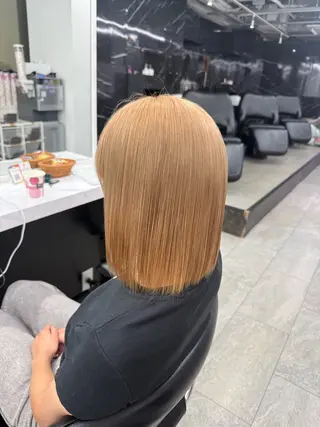 カラー 🩶ハイトーン × プルエク🩶MIWAのヘアスタイル