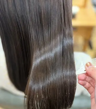 カラー 石黒 麻友のヘアスタイル