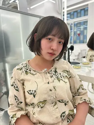 ショート カラー 赤み消し艶カラー🩵 前髪顔周り あやなのヘアスタイル
