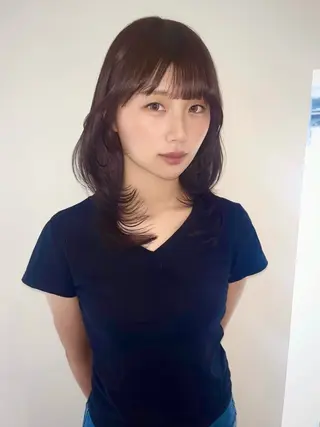 ミディアム カラー nanase / レイヤーカットのヘアスタイル