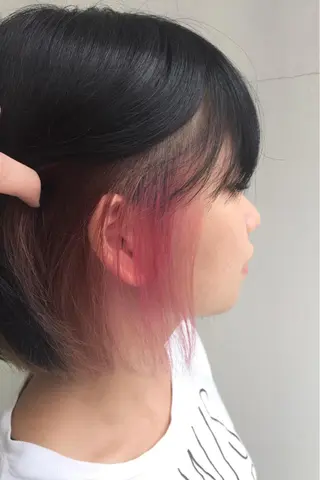 ショート カラー 岩崎 裕司のヘアスタイル