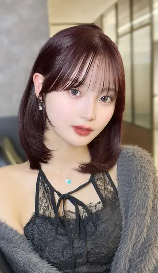 ミディアム 韓国風レイヤーカラー ライムのヘアスタイル