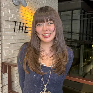 ロング 津上 恵美のヘアスタイル
