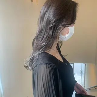 ミディアム カラー 本間 結衣のヘアスタイル