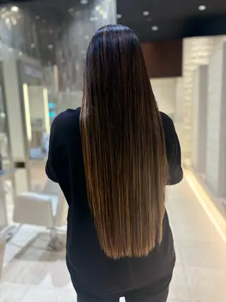 ロング Koharu 髪質改善カラーのヘアスタイル
