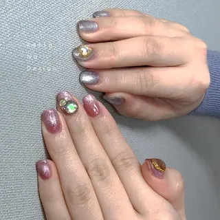 ミディアム ネイル Blowe ニュアンスのネイルデザイン