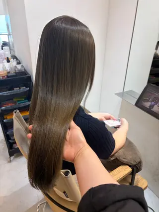 ロング ✨色持ちの良い艶 カラー✨蟹江真世のヘアスタイル