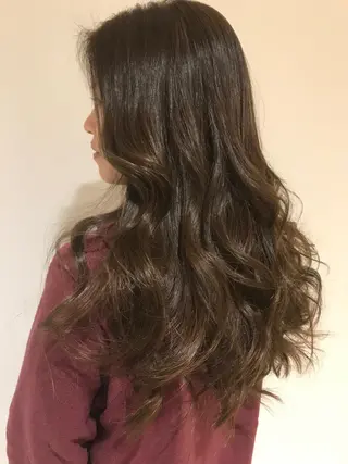 ロング カラー 本間 良のヘアスタイル