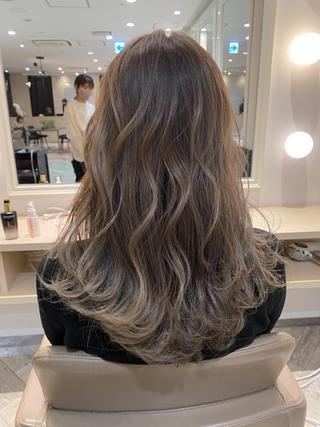 カラー TRENTE MILLEのヘアスタイル