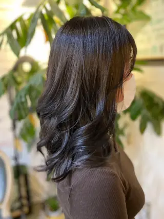 セミロング カラー 長濱 俊のヘアスタイル