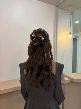 ロング ヘアアレンジ ひとみ🎀美髪矯正 ×透明感カラーのヘアスタイル