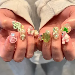 ネイル m kaori𓃟のネイルデザイン