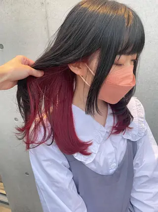 セミロング カラー インナーカラー 推し ブリーチ 髪質改善のヘアスタイル