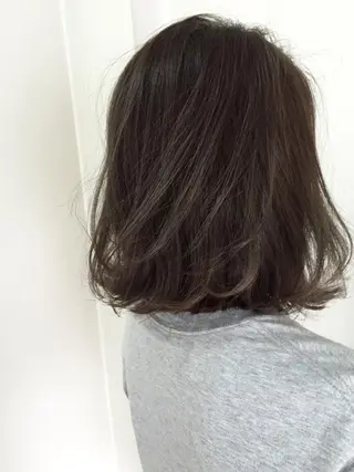 ショート ミディアム カラー 若杉 諒のヘアスタイル