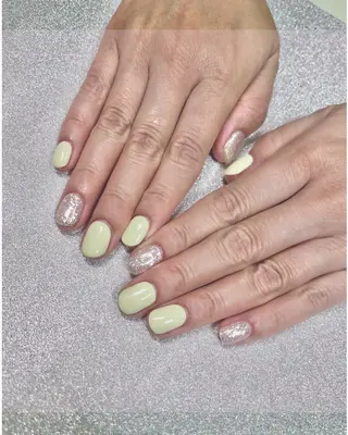 ネイル BEE NAILのネイルデザイン