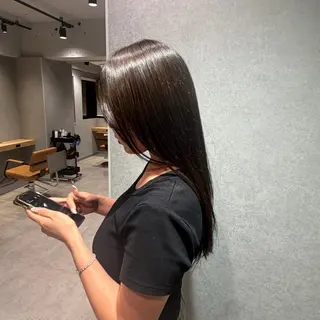 ロング カラー 齋藤 艶珠のヘアスタイル