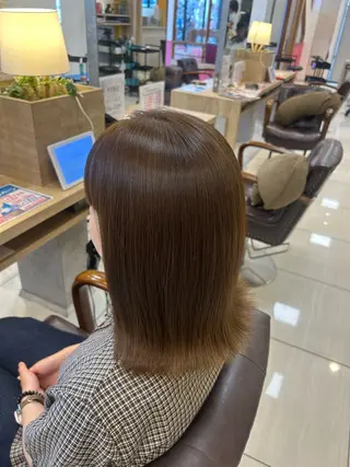 カラー 有村 実佑のヘアスタイル